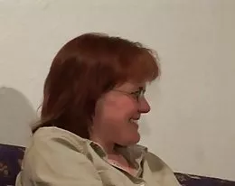 Hårig redhead milf