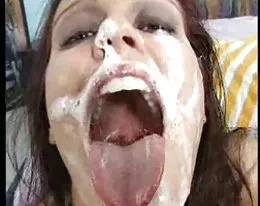 spermier swallow och snöbollseffekt med en sked