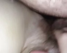 Frun knullar med min dildo i hennes röv