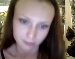 Ingefära suger kuk som en Mästare!